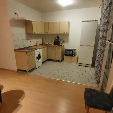 Gemuetliche Monteurwohnung In Bis 6 Personen Sandersdorf