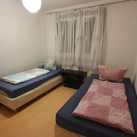 Gemuetliche Monteurwohnung In Bis 6 Personen Апартаменты *